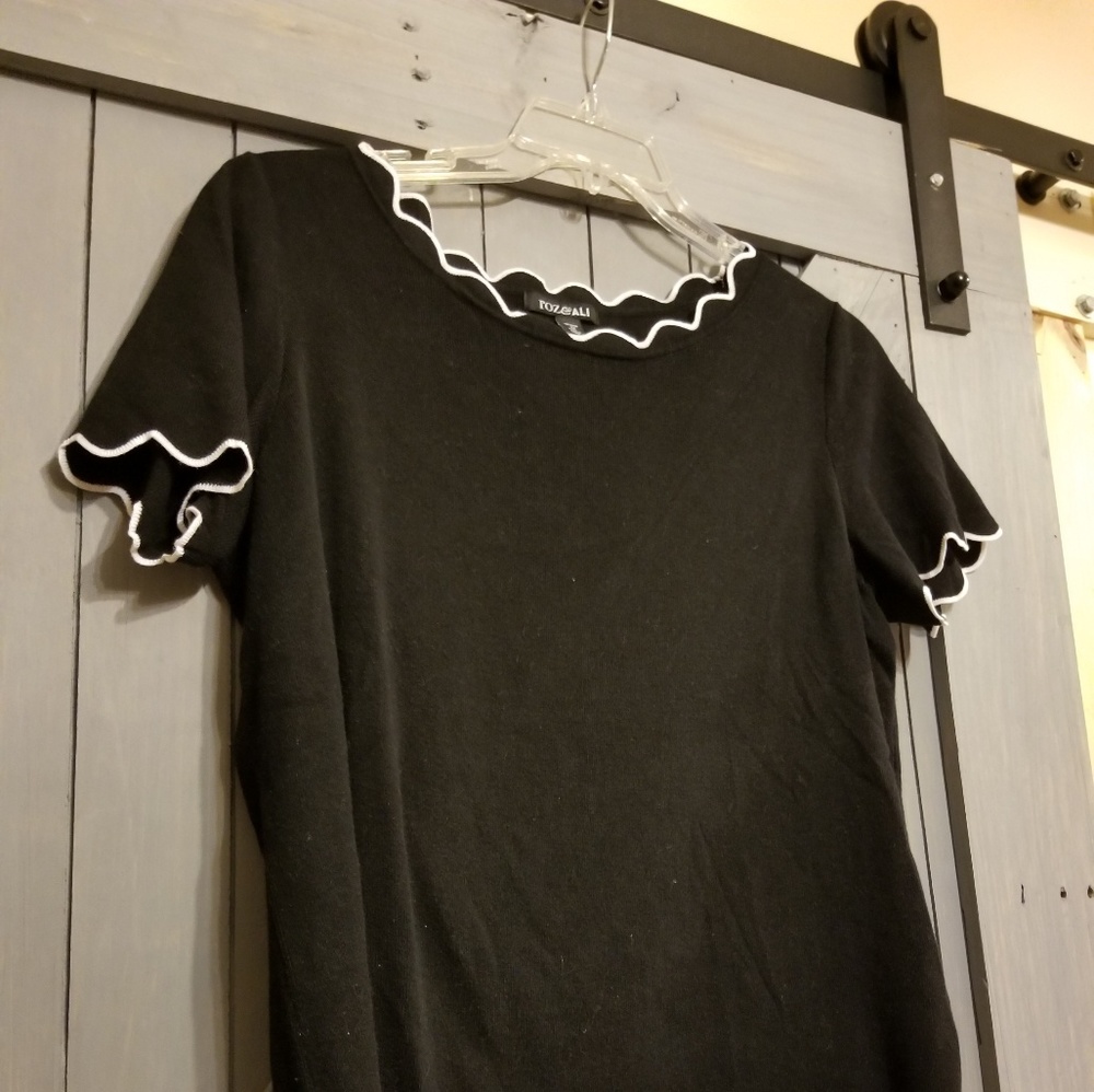 Sweater top great condition.